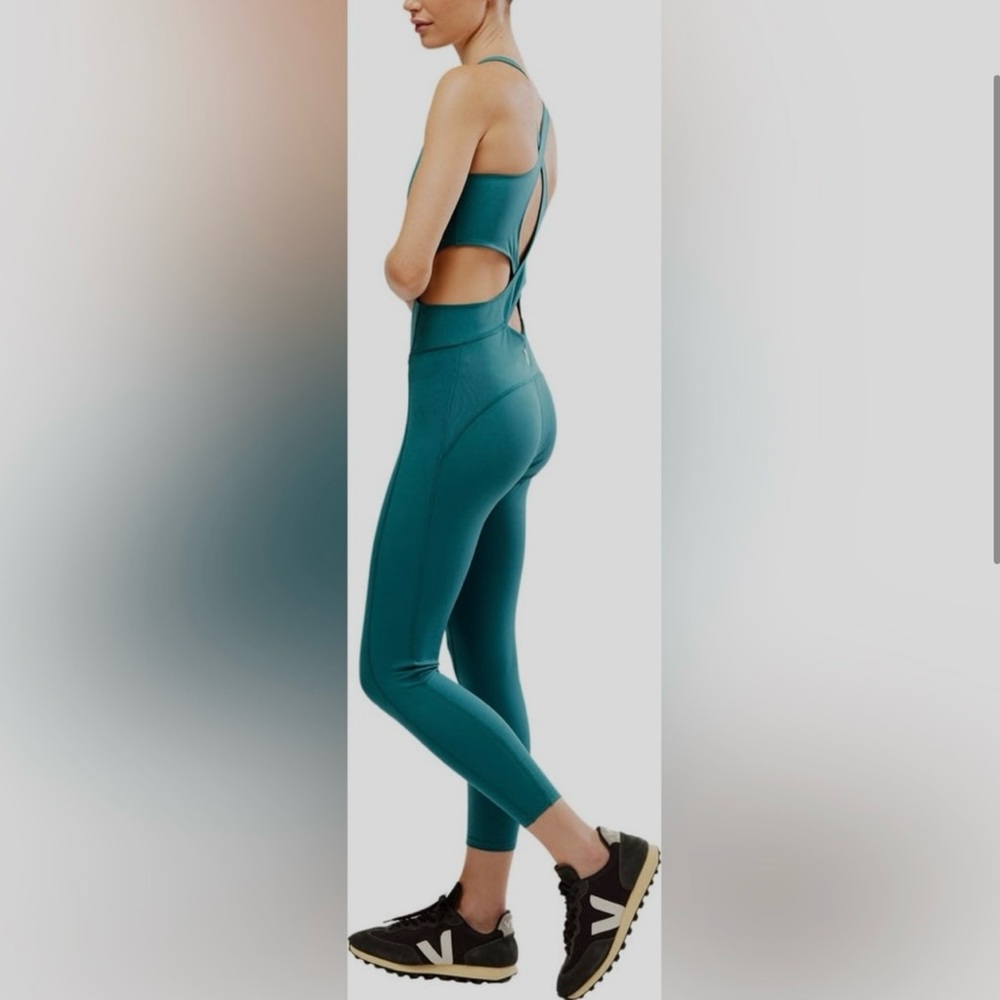 NWT-FREE PEOPLE MOVEMENT ONESIE - Picture 5 of 9